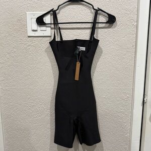 SKIMS BODY ZONED OPEN BUST MID THIGH BODYSUIT